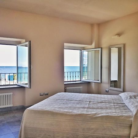 סאבונה Appartamento Deluxe Con Terrazza Sul Mare מראה חיצוני תמונה