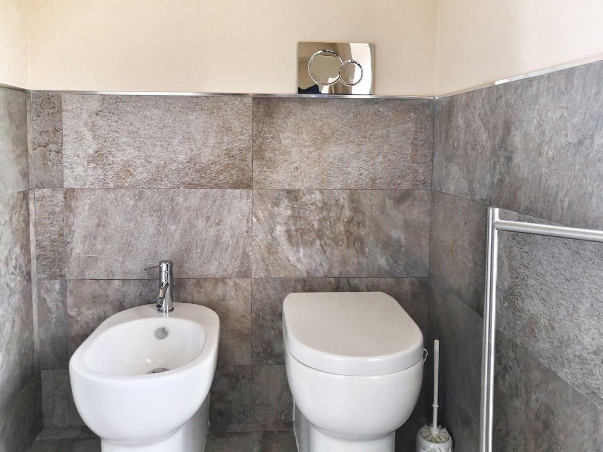 סאבונה Appartamento Deluxe Con Terrazza Sul Mare מראה חיצוני תמונה
