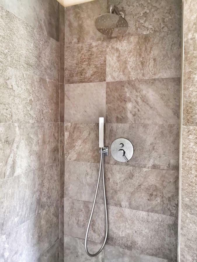 סאבונה Appartamento Deluxe Con Terrazza Sul Mare מראה חיצוני תמונה