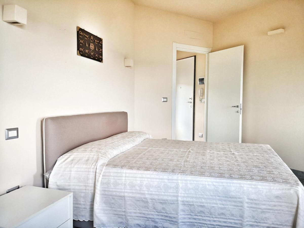 סאבונה Appartamento Deluxe Con Terrazza Sul Mare מראה חיצוני תמונה
