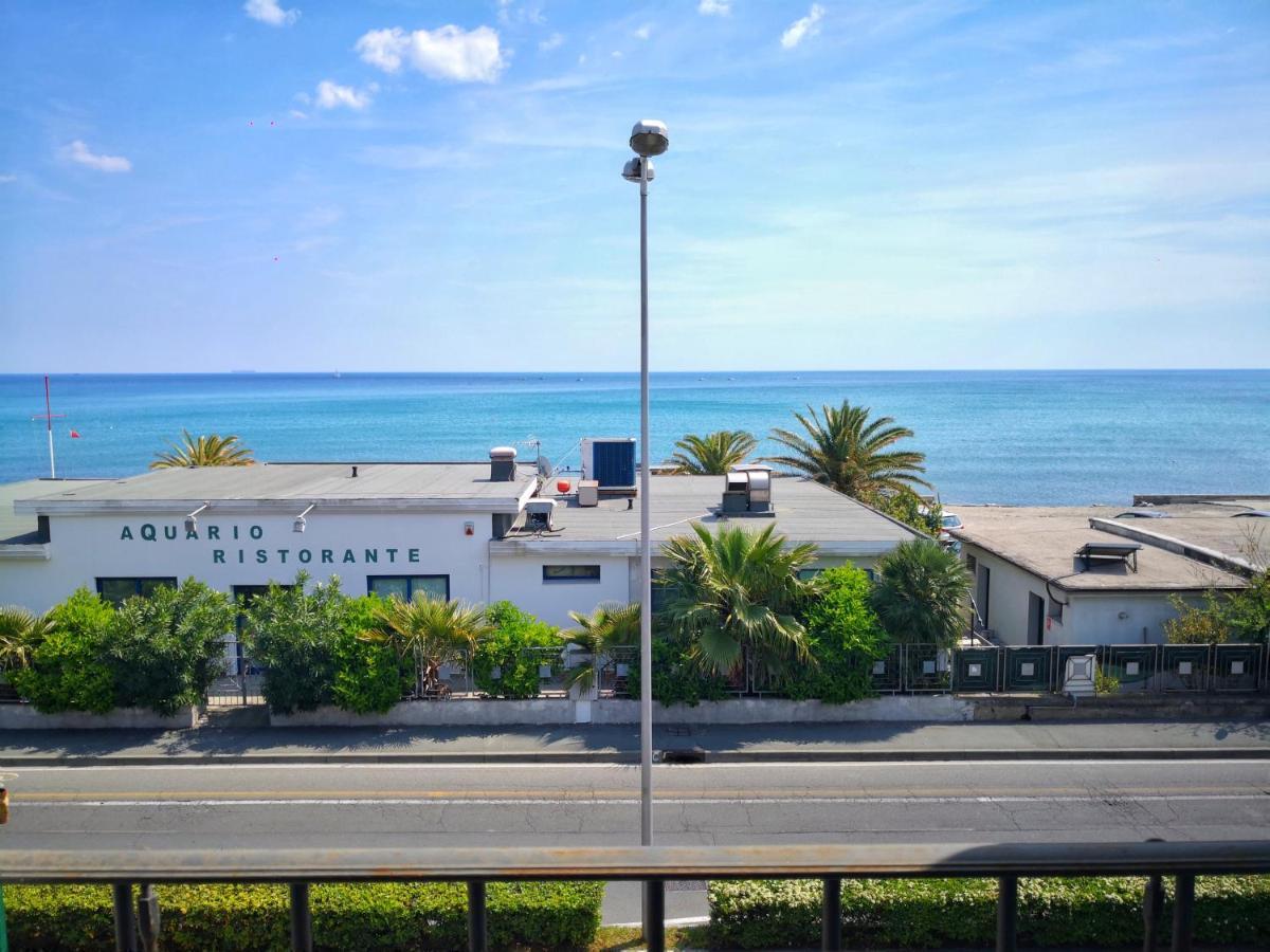 סאבונה Appartamento Deluxe Con Terrazza Sul Mare מראה חיצוני תמונה