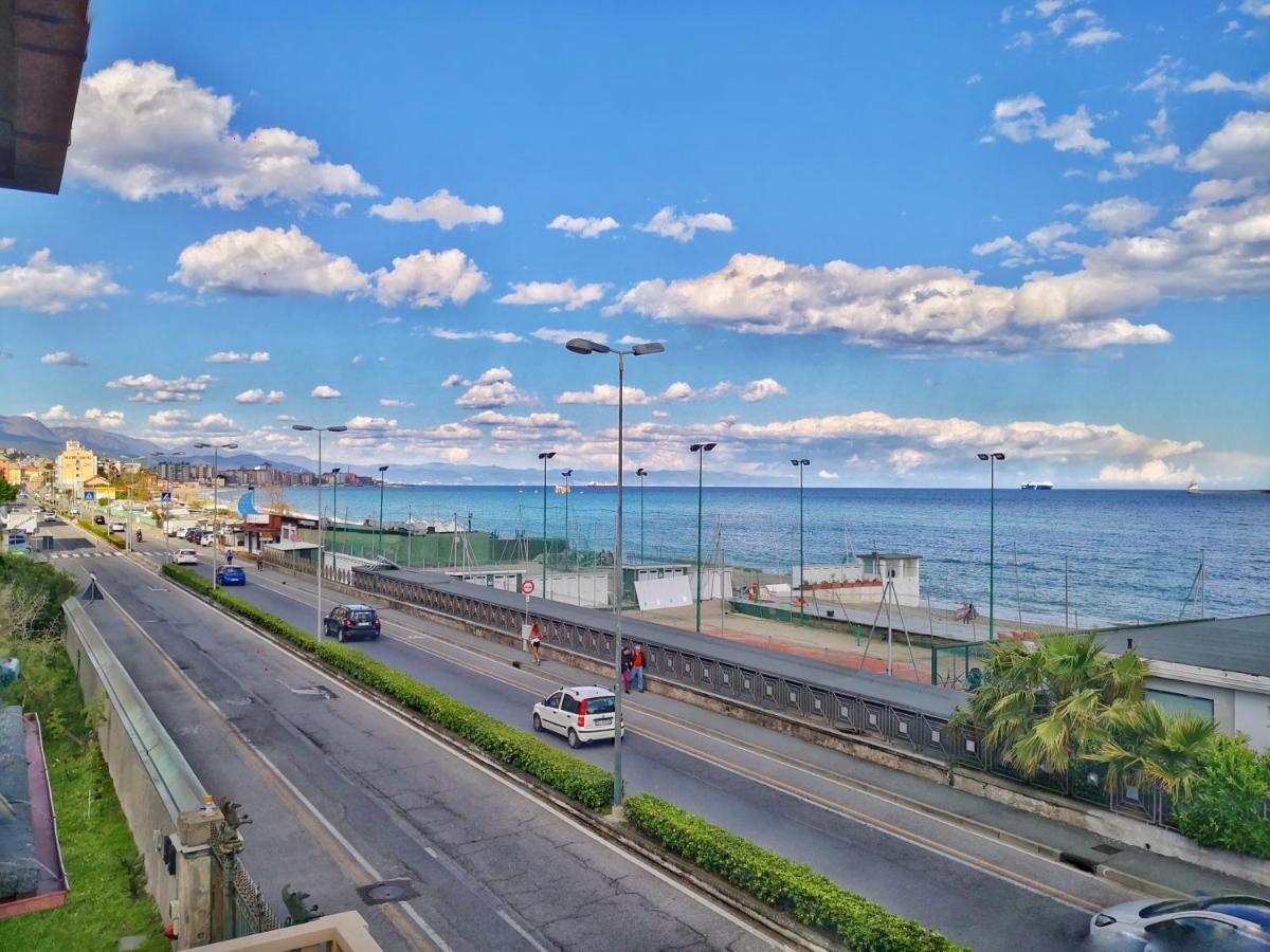 סאבונה Appartamento Deluxe Con Terrazza Sul Mare מראה חיצוני תמונה
